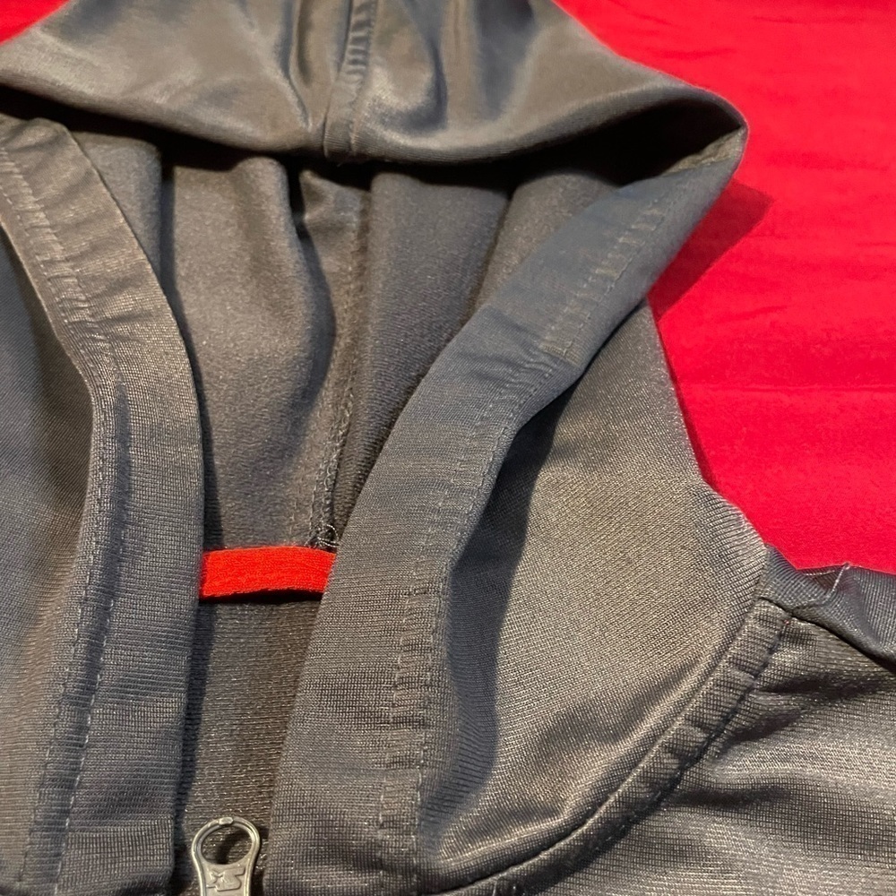 PREVIOUSLY OWNED GREAT CONDITION WOMEN’S STARTER ZIP UP HOODIE GRAY AND RED L - Picture 9 of 14